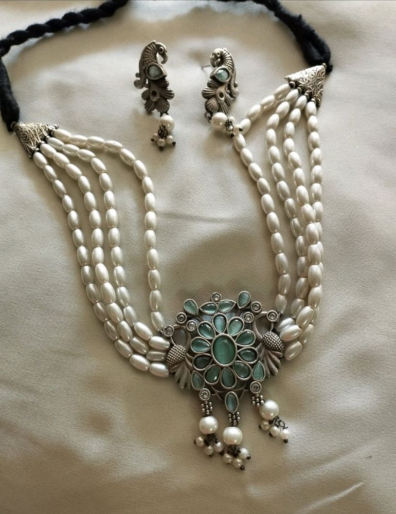 Grab Our Brass Choker Set With Semiprecious Stones And Pearls Work ♥️ 👌👌👌