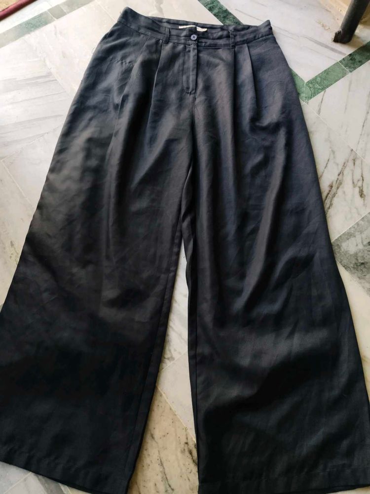 Chic Wide-Leg Black Pants
