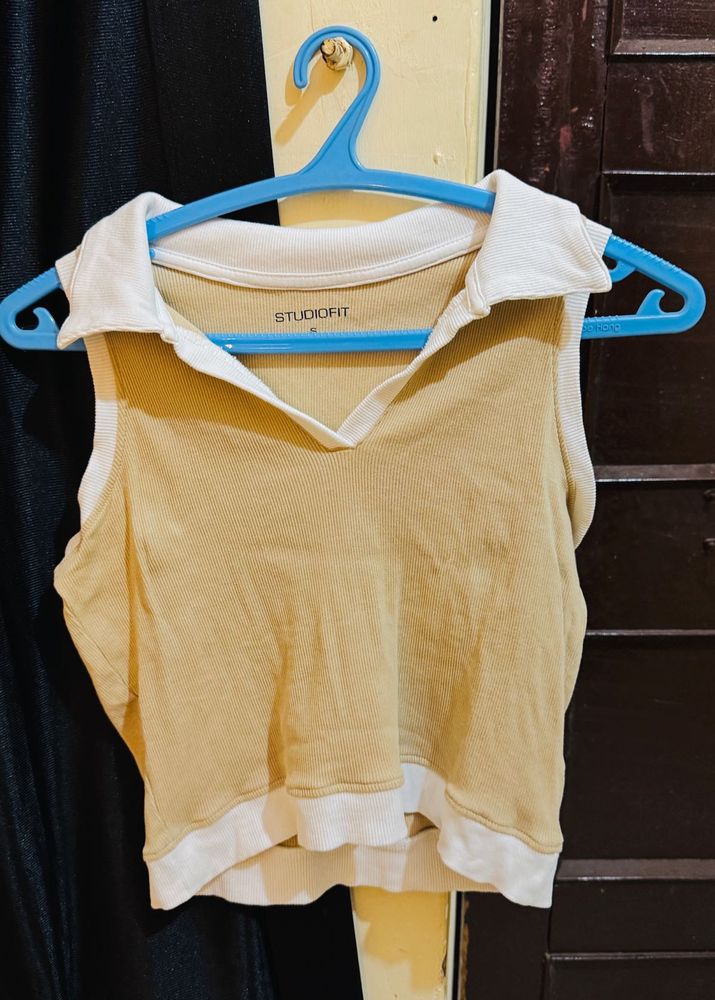 StudioFit Collared Sleeveless Crop Top