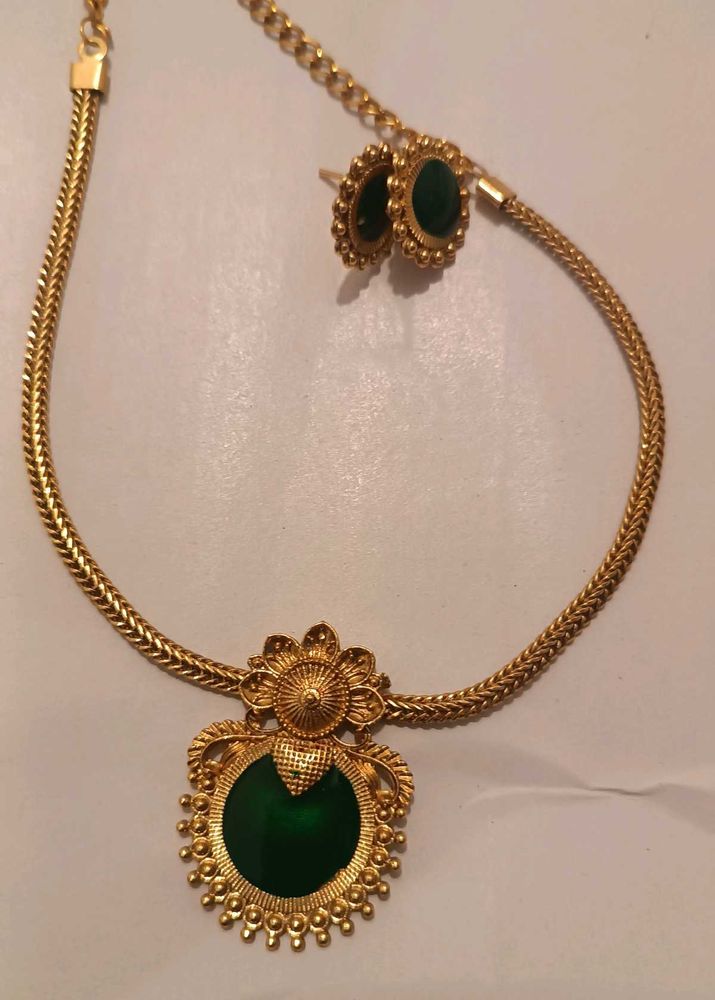 necklace with earstud