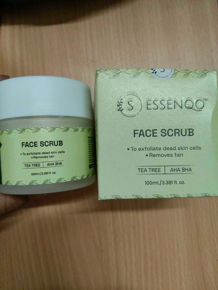 ESSENQO Face Scrub with Tea Tree &amp; AHA BHA