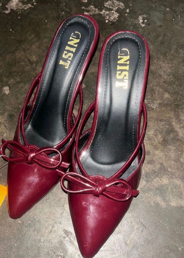 Burgundy Bow Heeled Mules🎀
