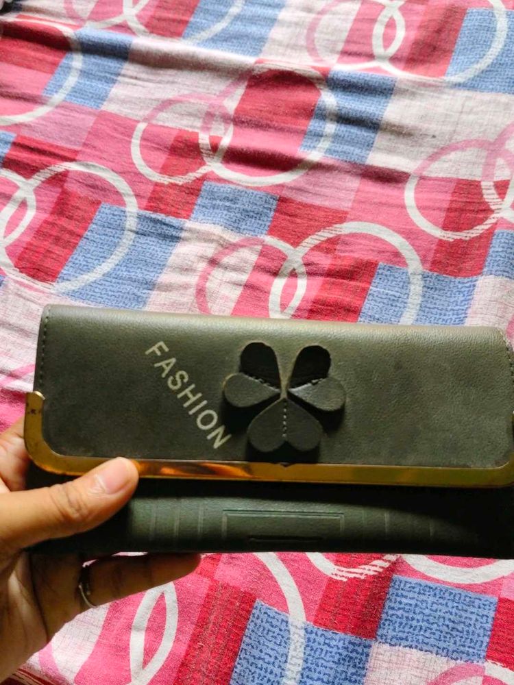 Chic "Fashion" Wallet with Clover Accent