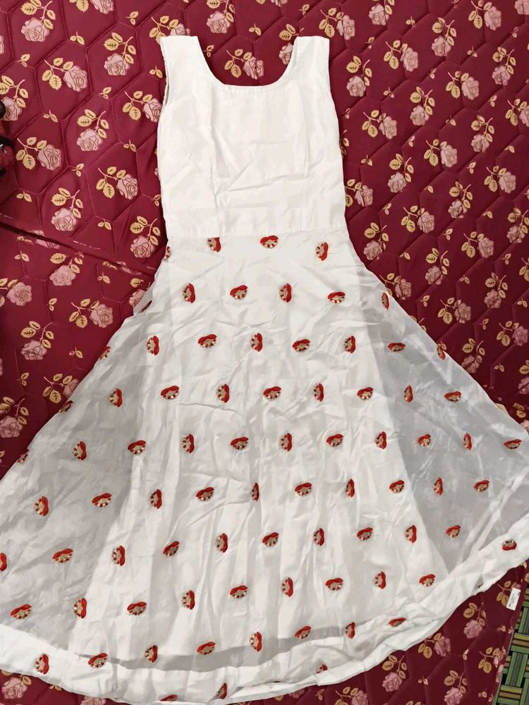 🤍❤️ Cream Embroidered Two-Piece Gown Set 🤍❤️