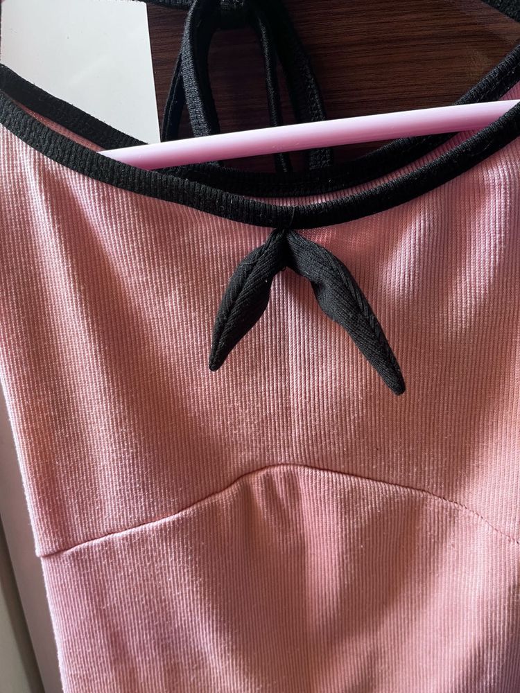 pretty peachy pink top