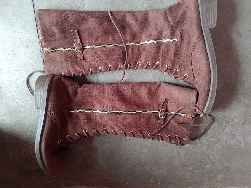long boots 🥾