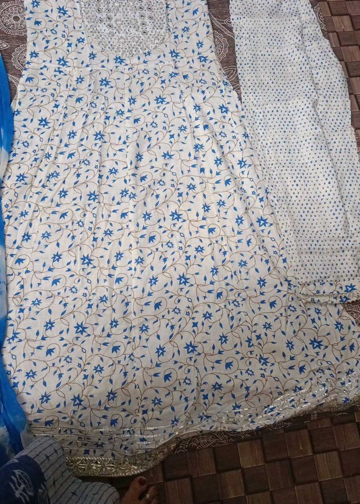 Beautiful Floral Print Kurta Set