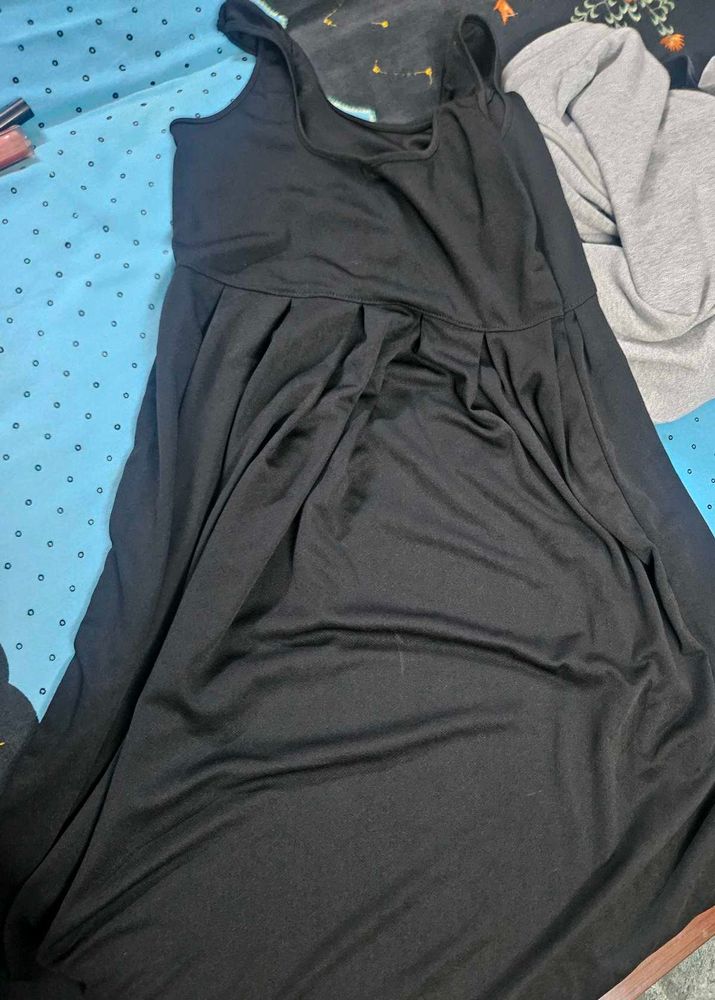 Simple Black Sleeveless Dress