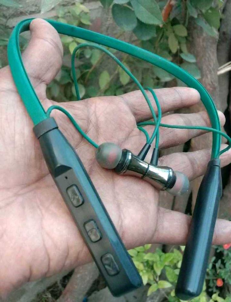 Wireless Neckband Earphones