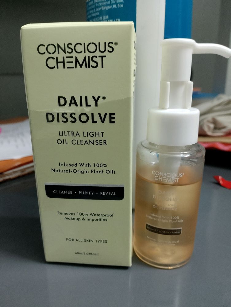 Ultra Light Oil Cleanser