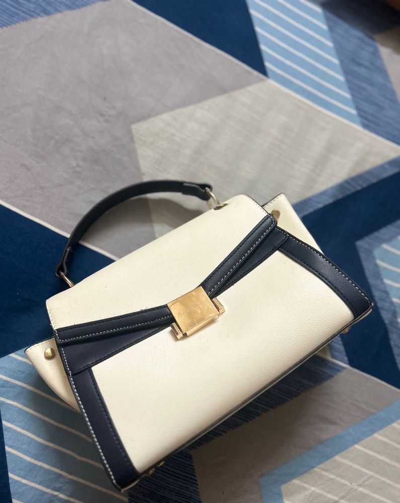 Stylish Cream &amp; Navy Handbag - unused