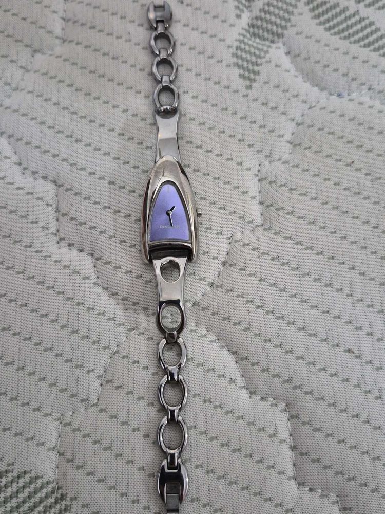 Stylish Women's Silver Tone Watch