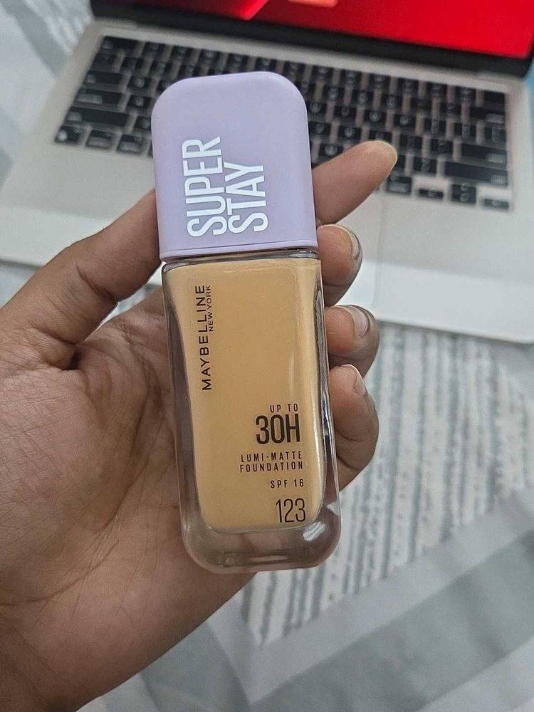 Maybelline Super Stay Lumi-Matte Foundation- 123 S