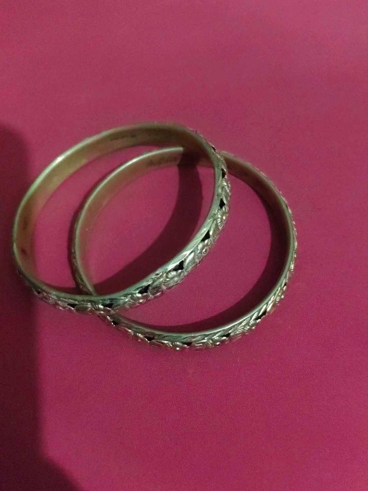 Elegant Silver Tone Bangles