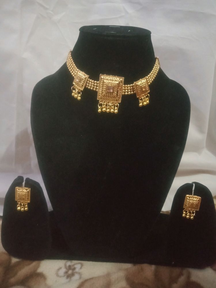 Golden Choker Set