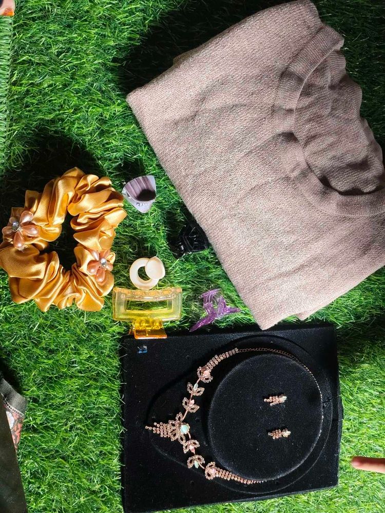 Elegant Jewellery Set with Scrunchie
