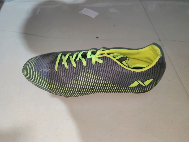 Nivia Mens Football Shoes. Good Condition.No Coins