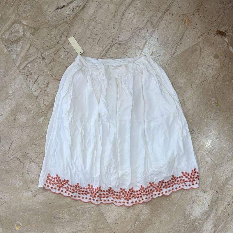 clearance sale⭐️New White Skirt with lining
