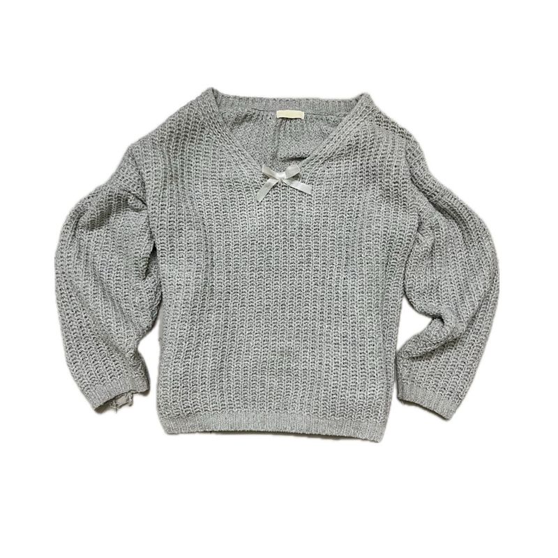 white bow sweater