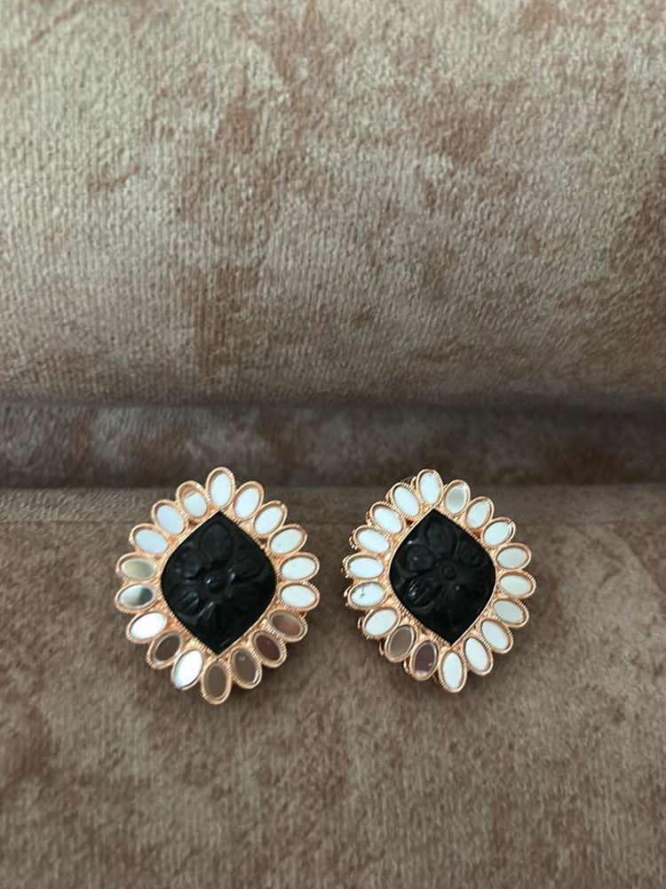 Designer Black &amp; Mirror Stud Earrings