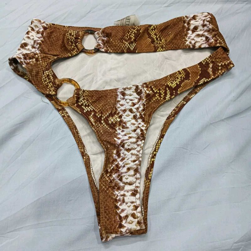 😍 Stylish Snakeskin Bikini Bottom