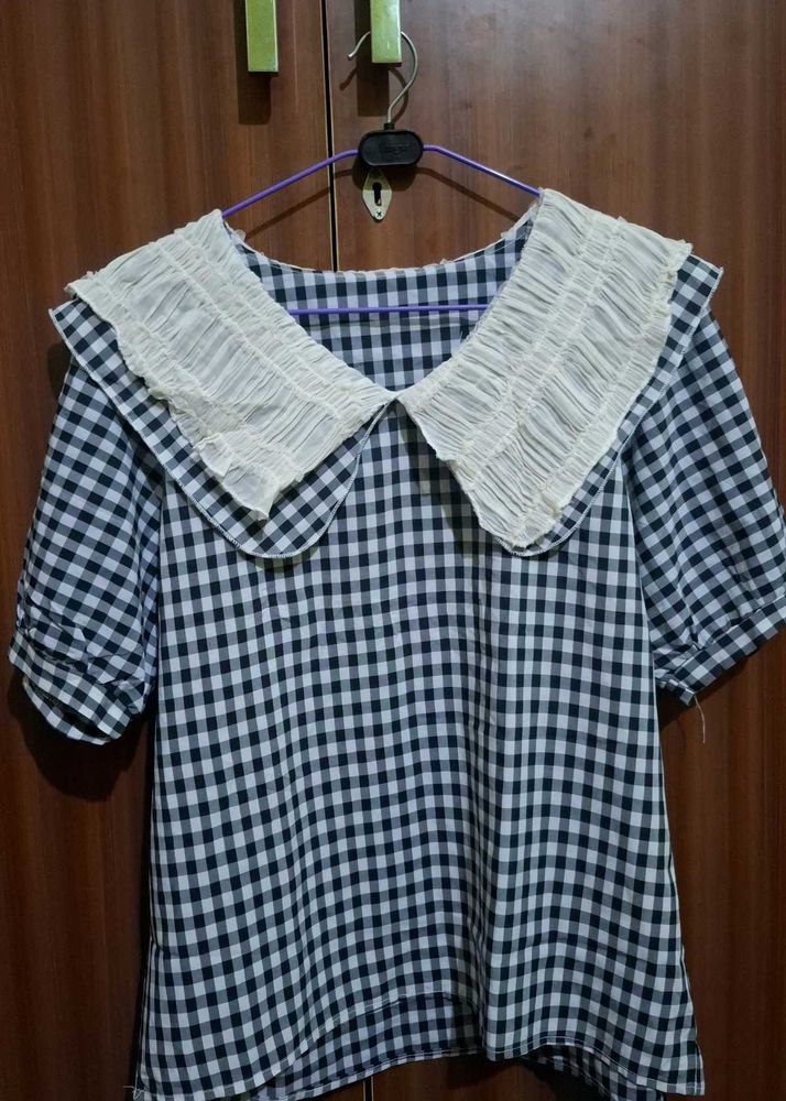 Korean Top with Ruffled Collar