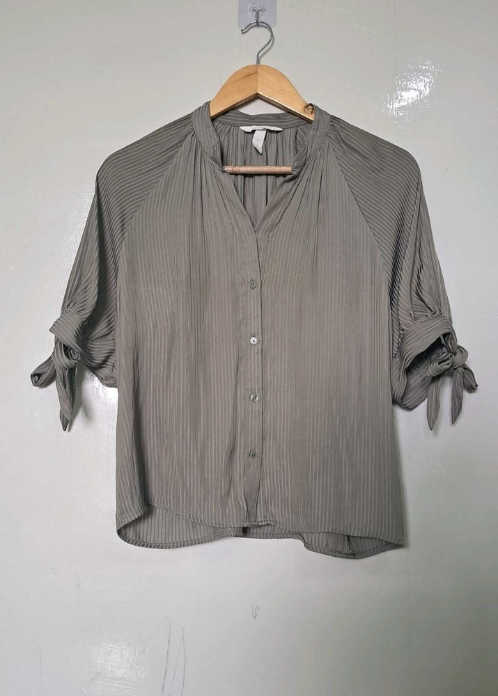 H&amp;M Chic Pleated Sleeve Blouse