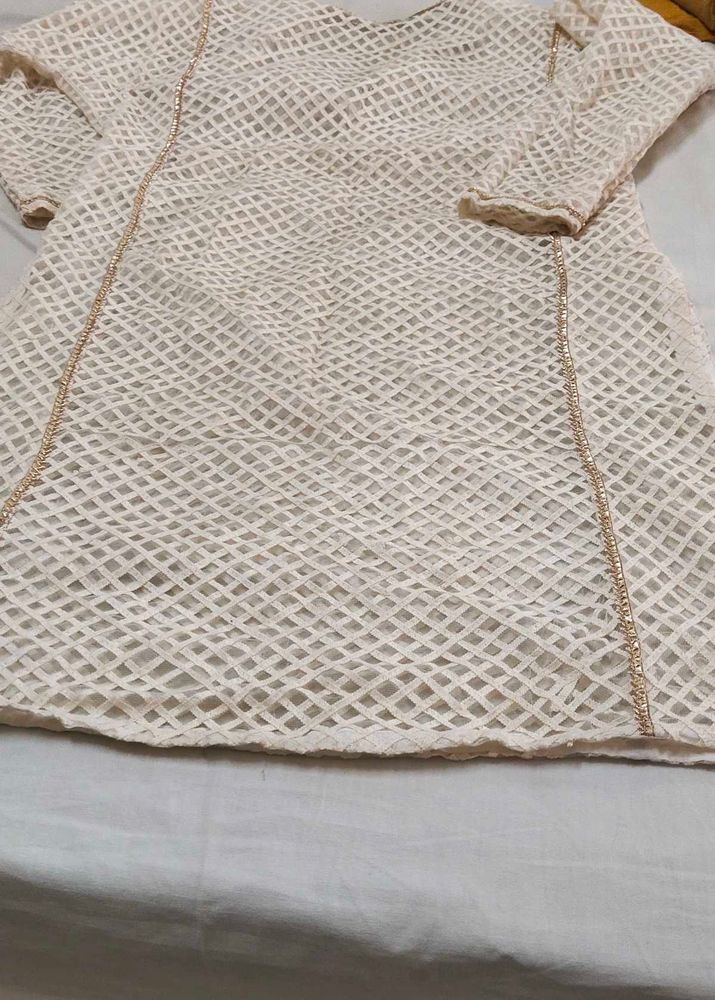 pakistani style White Chikankari Kurta set