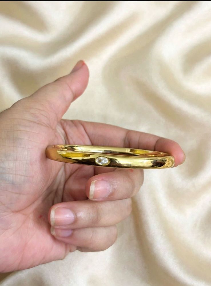 ✨ GOLD OVAL SOLITAIRE BANGLE – MINIMAL &amp; ELEGANT �