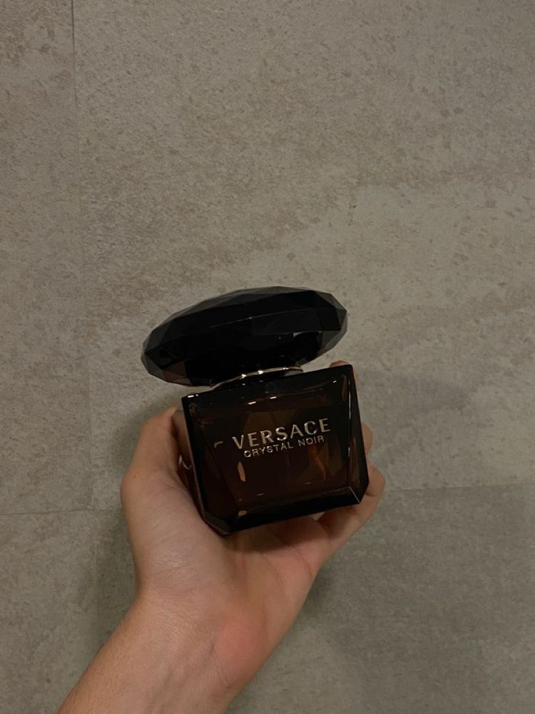 Versace Crystal Noir Perfume