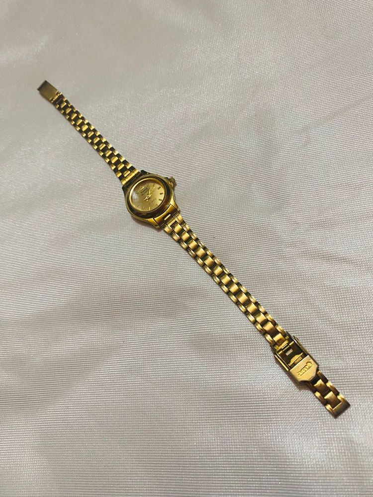 Vintage Gold-Tone Watch