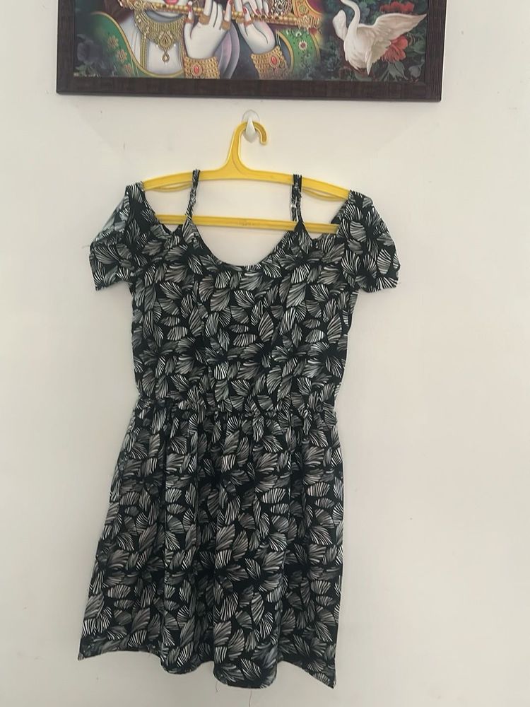 Stylish Cold Shoulder Leaf Print Dress