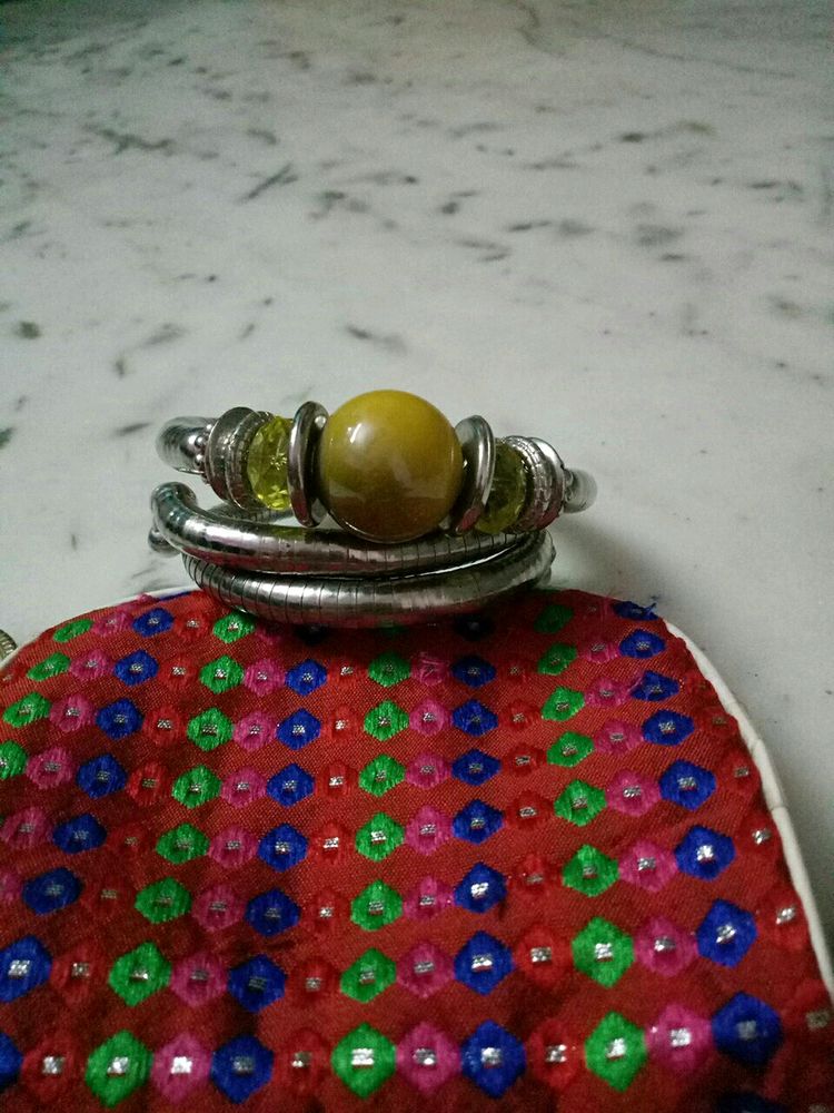 Women free size bangle