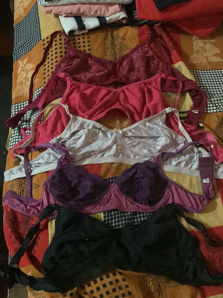 combo of bras