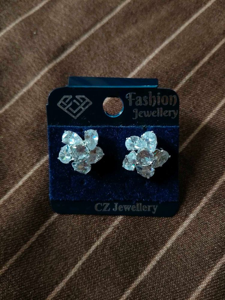 Sparkling Flower Stud Earrings