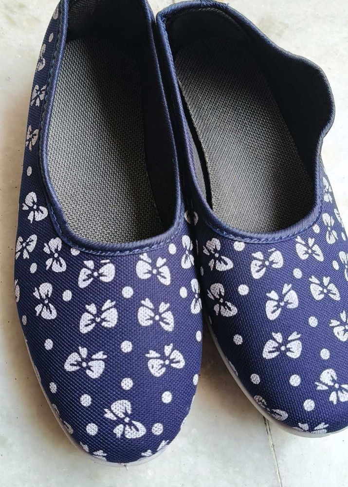 Cute Navy Blue Bow Flats