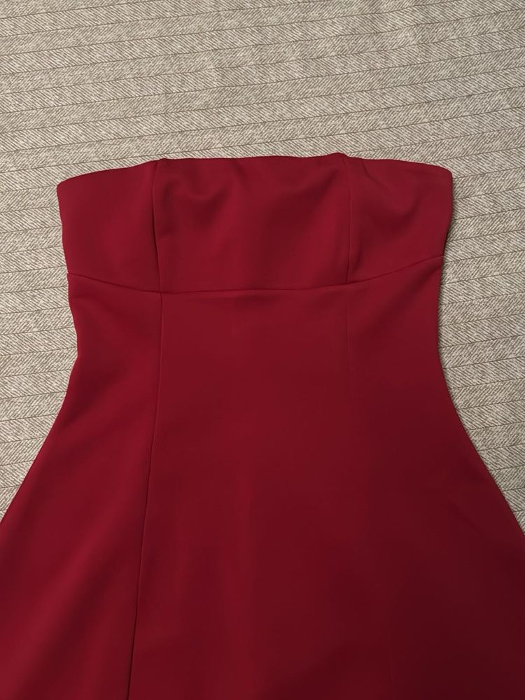 Elegant Red Strapless Dress