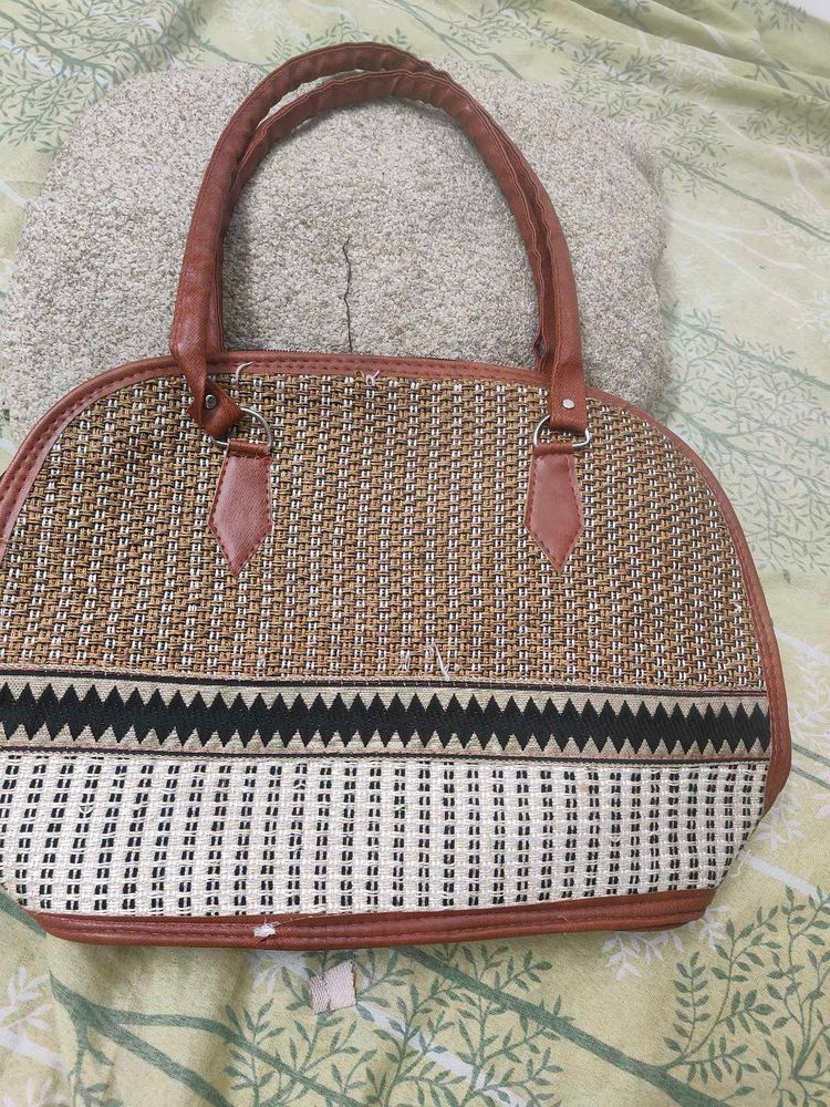 Stylish Woven Handbag