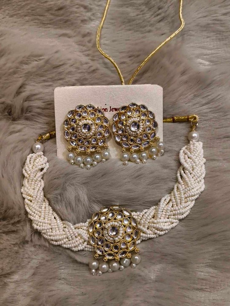 Elegant Kundan Necklace &amp; Earring Set