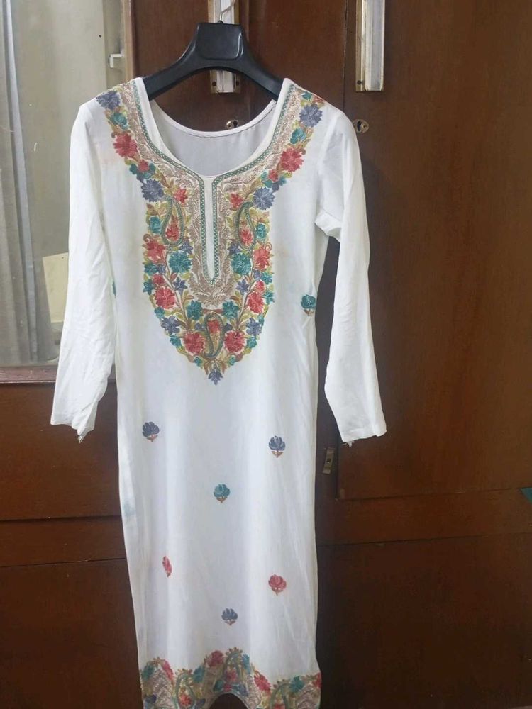 White Embroidered Kurta