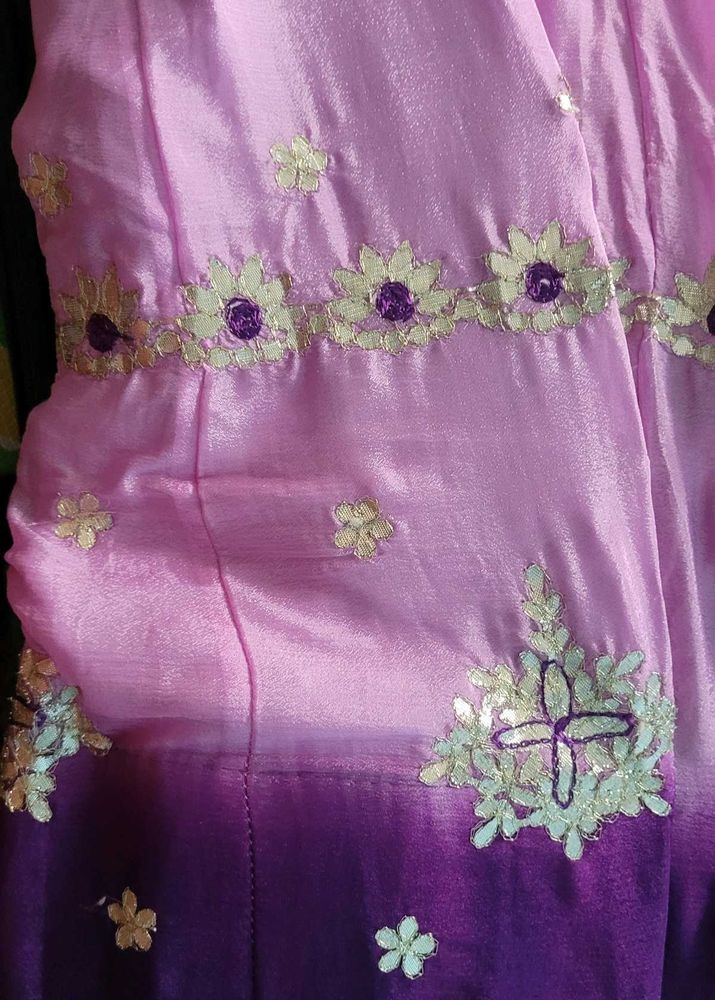 Pink &amp; Purple Embroidered Ethnic lahanga with dupa