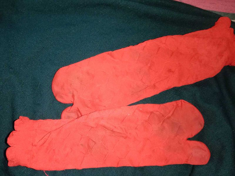 Red Gloves
