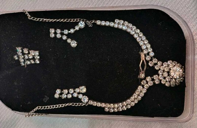 Sparkling Rhinestone Necklace and Earring Set