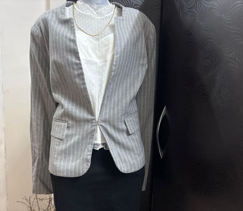 Chic Striped Blazer for Women