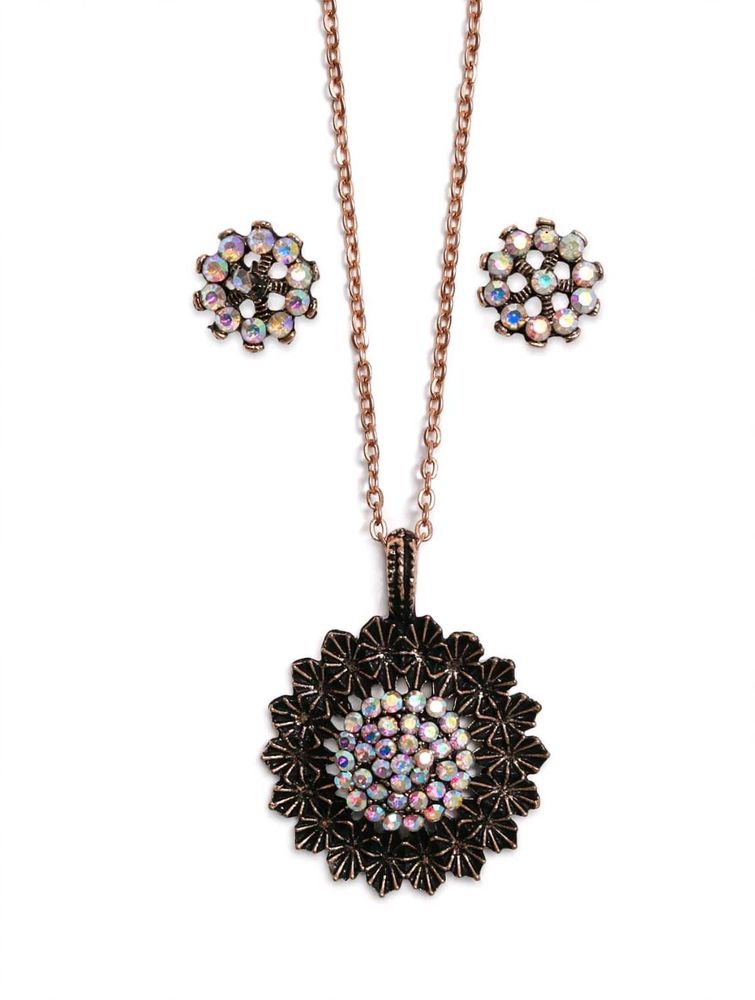Stunning Flower Pendant Necklace &amp; Earrings Set