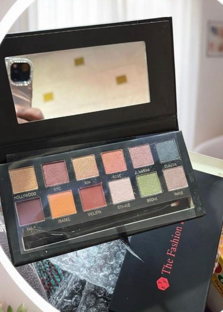 The Fashionista Eyeshadow Palette