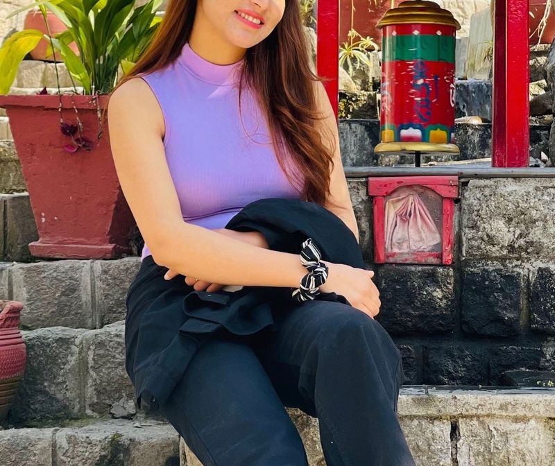 Lilac Mock Neck Sleeveless Top