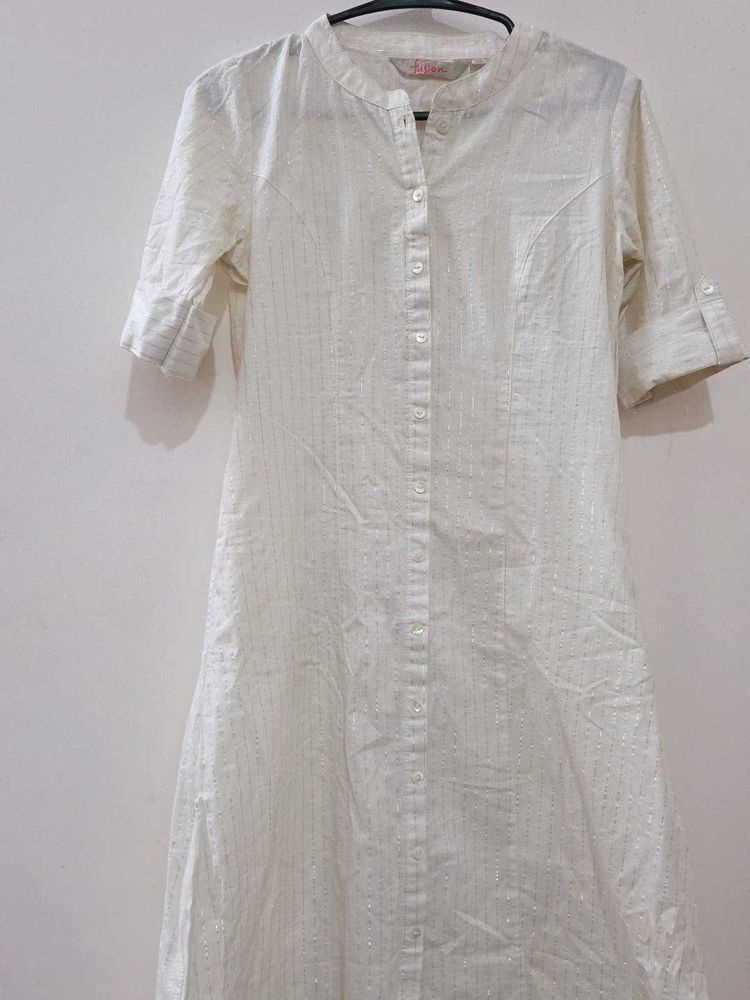 size-xs Fusion White Kurta with Subtle Sparkle