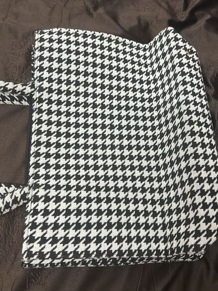 Houndstooth Tote Bag
