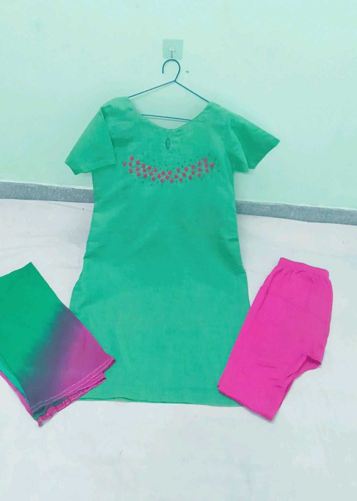 Green Kurta Set with Pink Leggings &amp; Dupatta